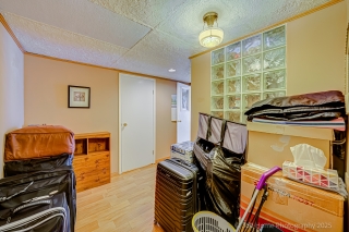 726 Weymouth Dr, North Vancouver, BC V7K 2Z2, Canada, ,  