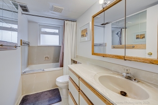 726 Weymouth Dr, North Vancouver, BC V7K 2Z2, Canada, ,  