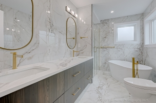 3252 Allan Rd, North Vancouver, BC V7J 3C6, Canada, ,  