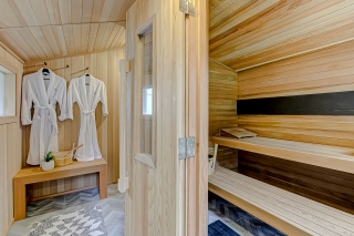 2836 Violet St, North Vancouver, BC V7H 2L6, Canada, ,  