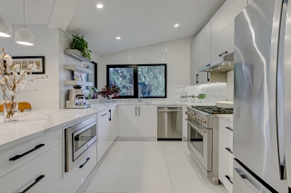 2836 Violet St, North Vancouver, BC V7H 2L6, Canada, ,  