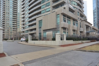 #908-23 Hollywood Ave, North York, ON  M2N 7L8