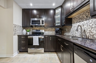Unit 101-2315 Bromsgrove Rd, Mississauga, ON L5J 4A6, Canada, ,  