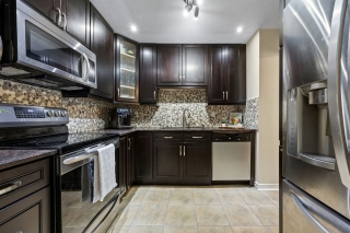 Unit 101-2315 Bromsgrove Rd, Mississauga, ON L5J 4A6, Canada, ,  