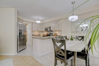 289 Wildgrass Rd, Mississauga, ON L5B 4G9, Canada, ,  