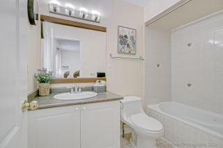 289 Wildgrass Rd, Mississauga, ON L5B 4G9, Canada, ,  