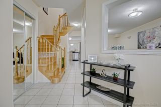 289 Wildgrass Rd, Mississauga, ON L5B 4G9, Canada, ,  