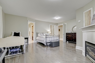 1 Urquhart Ct, Aurora, ON L4G 0K5, Canada, ,  