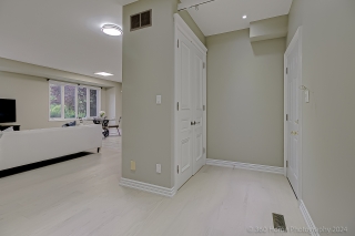 1 Urquhart Ct, Aurora, ON L4G 0K5, Canada, ,  