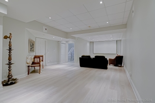 1 Urquhart Ct, Aurora, ON L4G 0K5, Canada, ,  