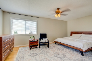 1044 Zimmerman Crescent, Milton, ON L9T 5S6, Canada, ,  