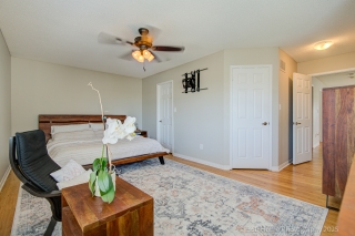 1044 Zimmerman Crescent, Milton, ON L9T 5S6, Canada, ,  