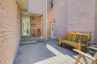 4425 Sawmill Valley Dr, Mississauga, ON L5L 3H8, Canada, ,  