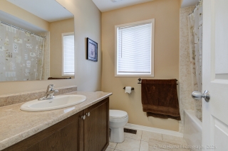 193 Orr Dr, Bradford, ON L3Z 0S2, Canada, ,  