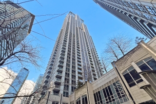 Unit 1015-763 Bay St., Toronto, ON M5G 2R3, Canada, ,  