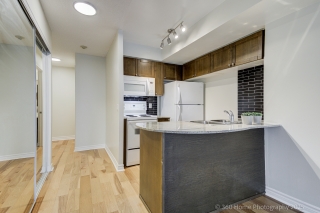 Unit 1015-763 Bay St., Toronto, ON M5G 2R3, Canada, ,  