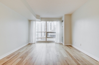 Unit 1015-763 Bay St., Toronto, ON M5G 2R3, Canada, ,  