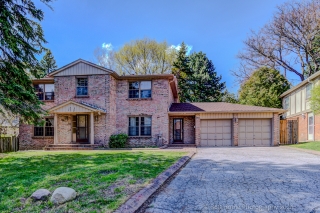 28 Cobblestone Dr, Thornhill, ON L3T 4E4, Canada, ,  