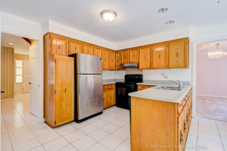 28 Cobblestone Dr, Thornhill, ON L3T 4E4, Canada, ,  