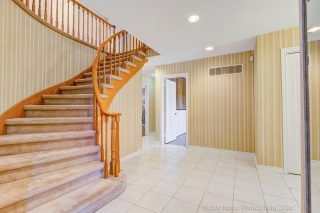 28 Cobblestone Dr, Thornhill, ON L3T 4E4, Canada, ,  