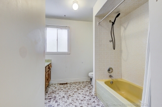 28 Cobblestone Dr, Thornhill, ON L3T 4E4, Canada, ,  