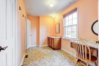 28 Cobblestone Dr, Thornhill, ON L3T 4E4, Canada, ,  