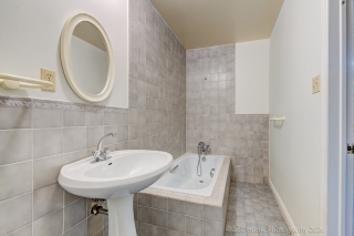 28 Cobblestone Dr, Thornhill, ON L3T 4E4, Canada, ,  