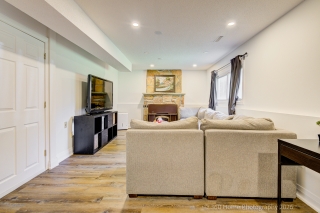 230 Lancaster Ave, Newmarket, ON L3Y 5X2, Canada, ,  