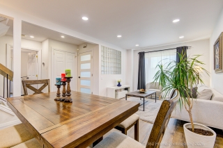 230 Lancaster Ave, Newmarket, ON L3Y 5X2, Canada, ,  