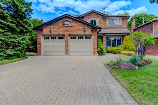 42 Lanewood Dr, Aurora, ON L4G 4T8, Canada, ,  