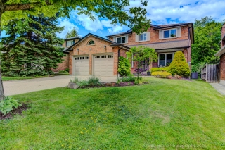 42 Lanewood Dr, Aurora, ON L4G 4T8, Canada, ,  