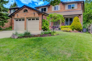 42 Lanewood Dr, Aurora, ON L4G 4T8, Canada, ,  