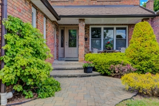 42 Lanewood Dr, Aurora, ON L4G 4T8, Canada, ,  