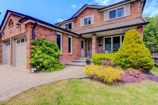 42 Lanewood Dr, Aurora, ON L4G 4T8, Canada, ,  