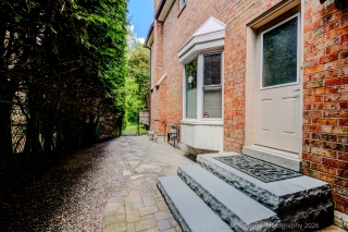 42 Lanewood Dr, Aurora, ON L4G 4T8, Canada, ,  
