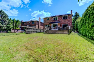 42 Lanewood Dr, Aurora, ON L4G 4T8, Canada, ,  