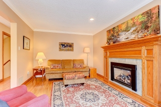 42 Lanewood Dr, Aurora, ON L4G 4T8, Canada, ,  