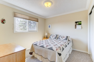 42 Lanewood Dr, Aurora, ON L4G 4T8, Canada, ,  