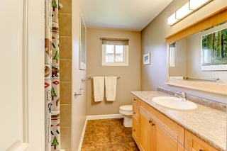 42 Lanewood Dr, Aurora, ON L4G 4T8, Canada, ,  