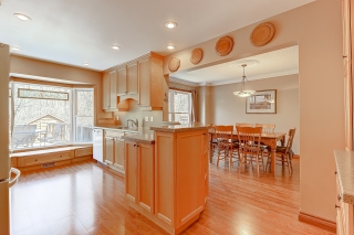42 Lanewood Dr, Aurora, ON L4G 4T8, Canada, ,  