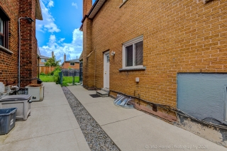 3999 Bishopstoke Ln, Mississauga, ON L4Z 1H9, Canada, ,  