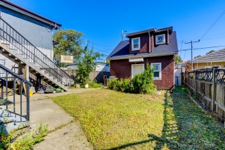 3345 Monmouth Ave, Vancouver, BC V5R 5R7, Canada, ,  