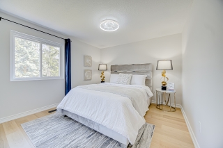 10 Holm Crescent, Thornhill, ON L3T 5J3, Canada, ,  