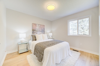 10 Holm Crescent, Thornhill, ON L3T 5J3, Canada, ,  