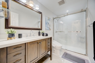 10 Holm Crescent, Thornhill, ON L3T 5J3, Canada, ,  