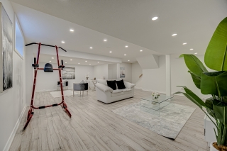 10 Holm Crescent, Thornhill, ON L3T 5J3, Canada, ,  