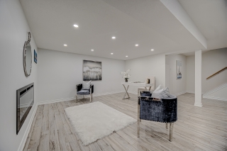 10 Holm Crescent, Thornhill, ON L3T 5J3, Canada, ,  