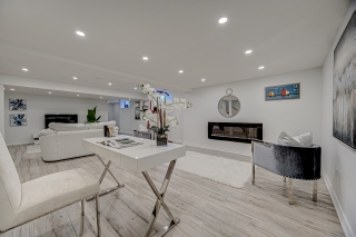 10 Holm Crescent, Thornhill, ON L3T 5J3, Canada, ,  