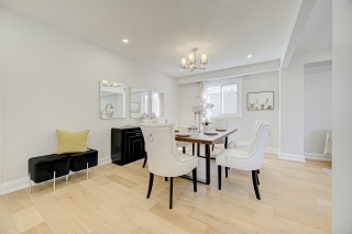 10 Holm Crescent, Thornhill, ON L3T 5J3, Canada, ,  