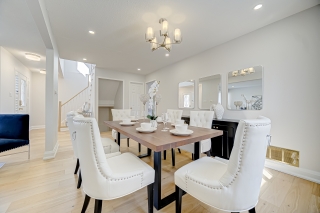 10 Holm Crescent, Thornhill, ON L3T 5J3, Canada, ,  